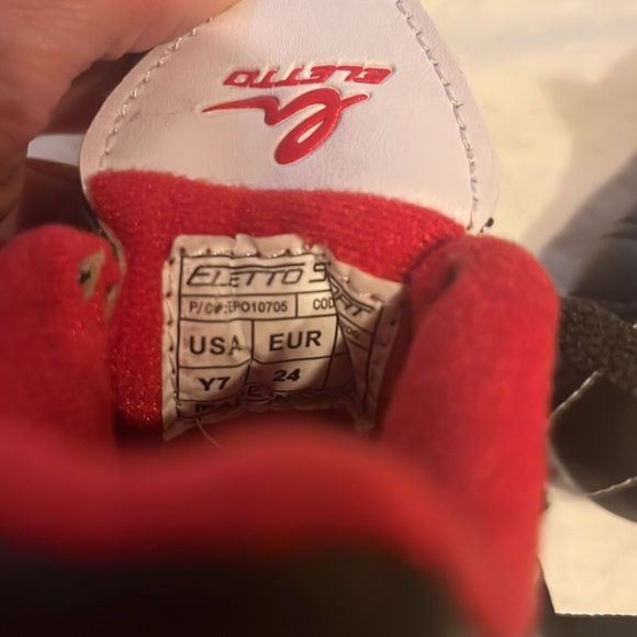 NWT Eletto cleats size 7(y) - Picture 3 of 7